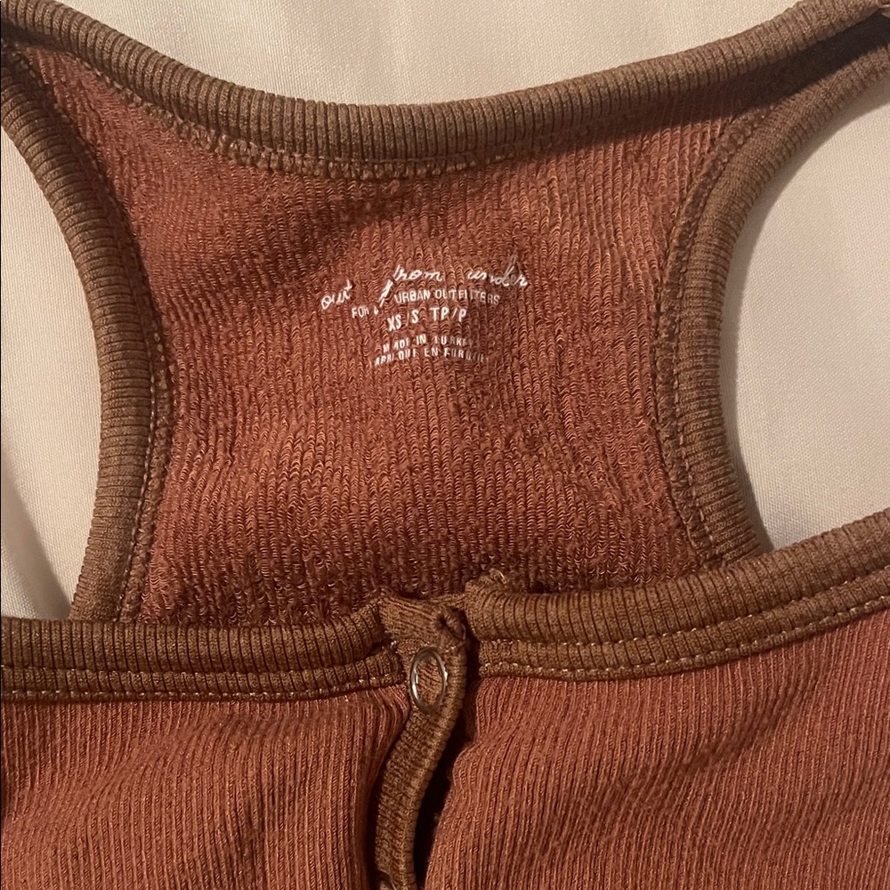 Set of Two Ribbed Button-Front bralettes - Picture 5 of 7
